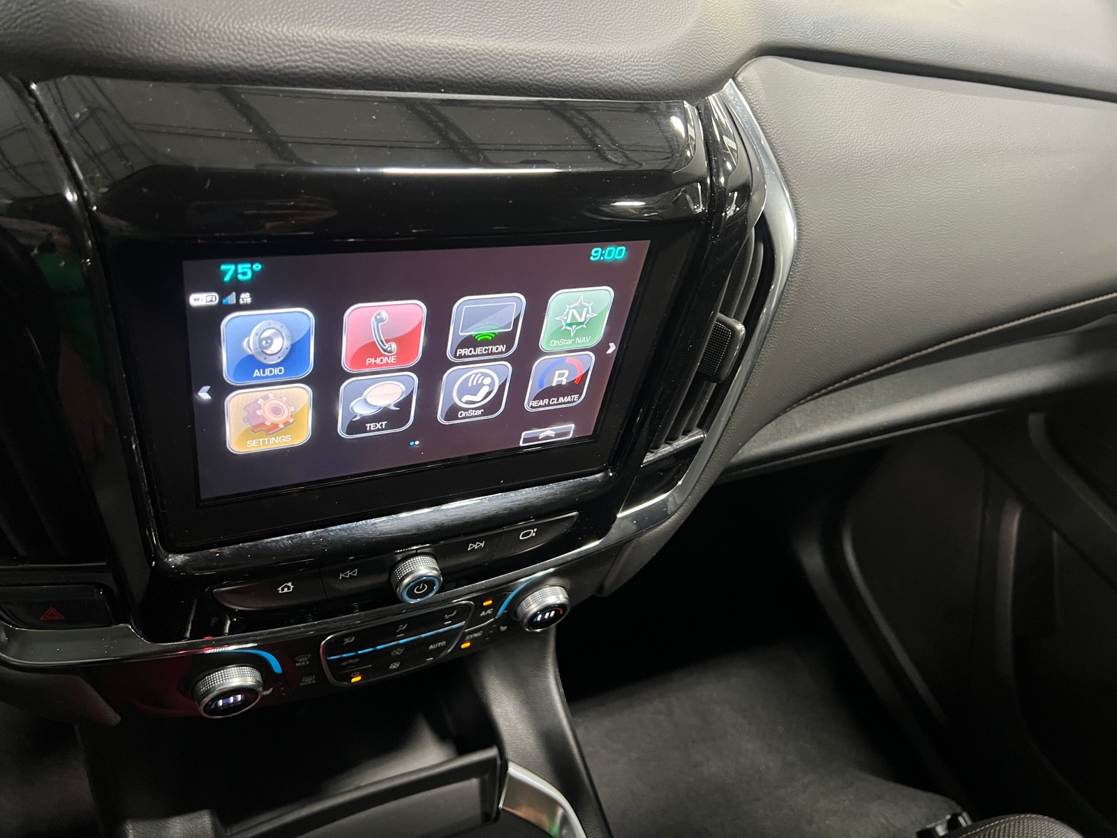 Thumbnail: 2018 Chevrolet Traverse - 4