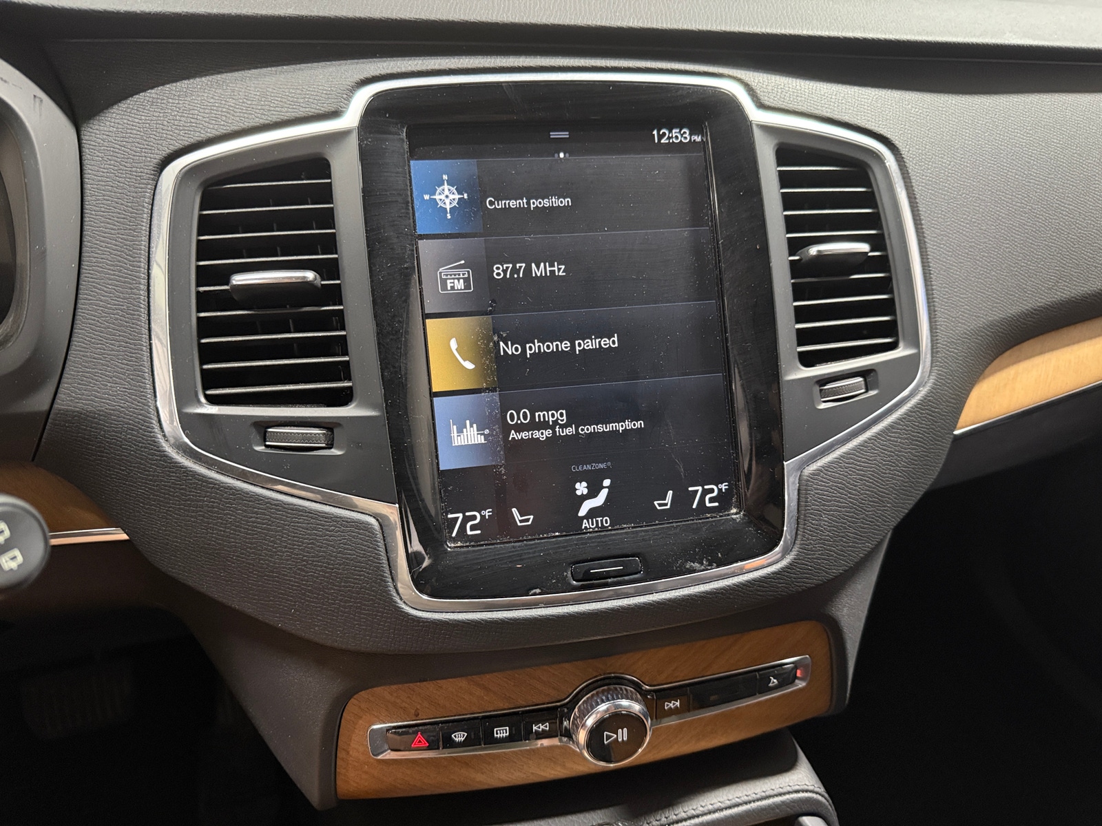 Thumbnail: 2022 Volvo XC90 - 3