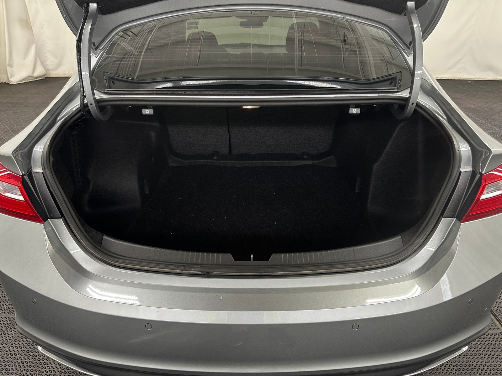 Thumbnail: 2024 Chevrolet Malibu - 7