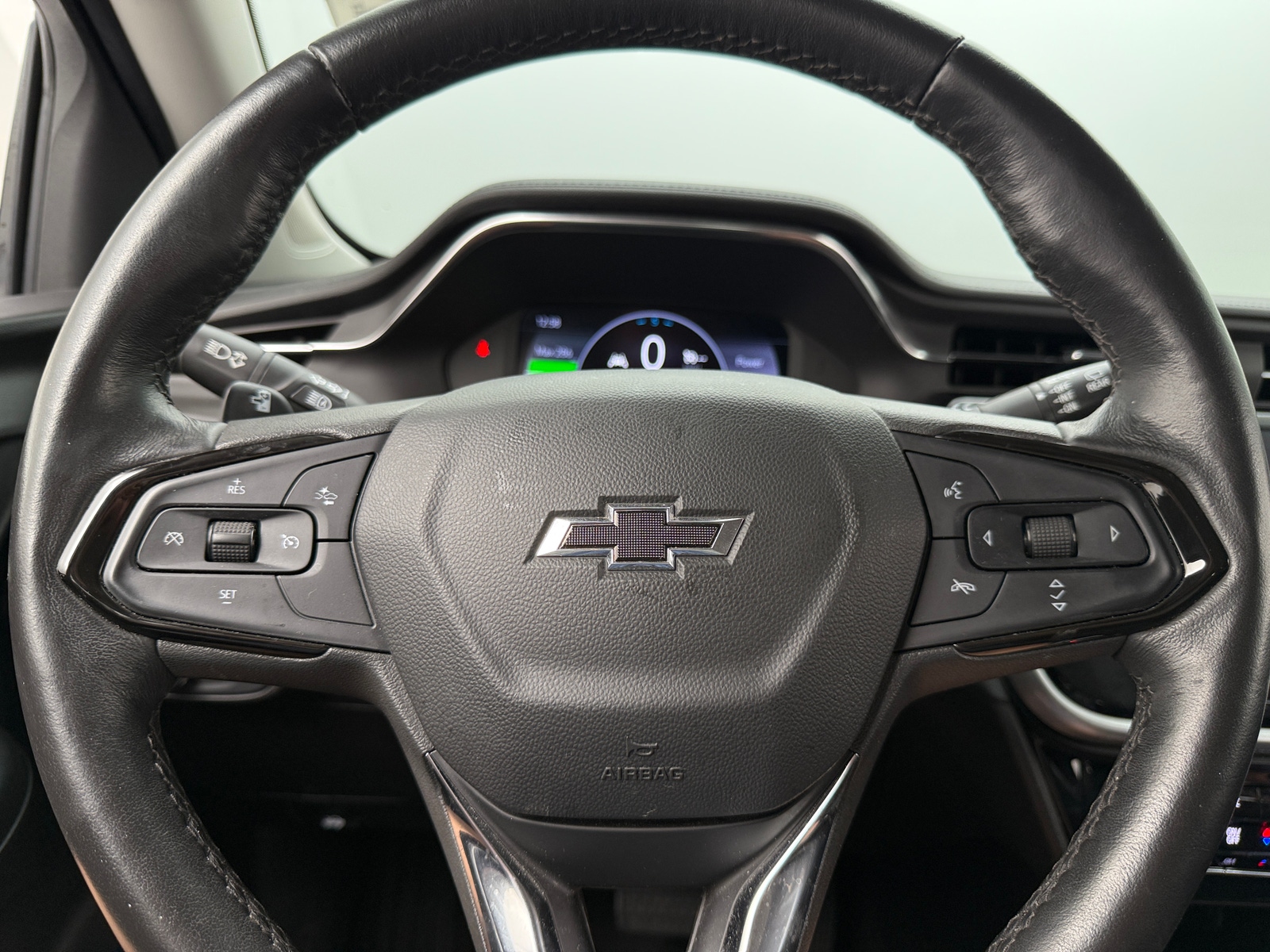 Thumbnail: 2023 Chevrolet Bolt EUV - 4