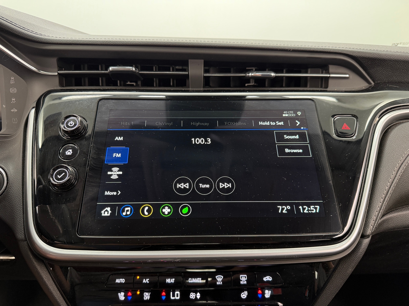 Thumbnail: 2023 Chevrolet Bolt EUV - 3
