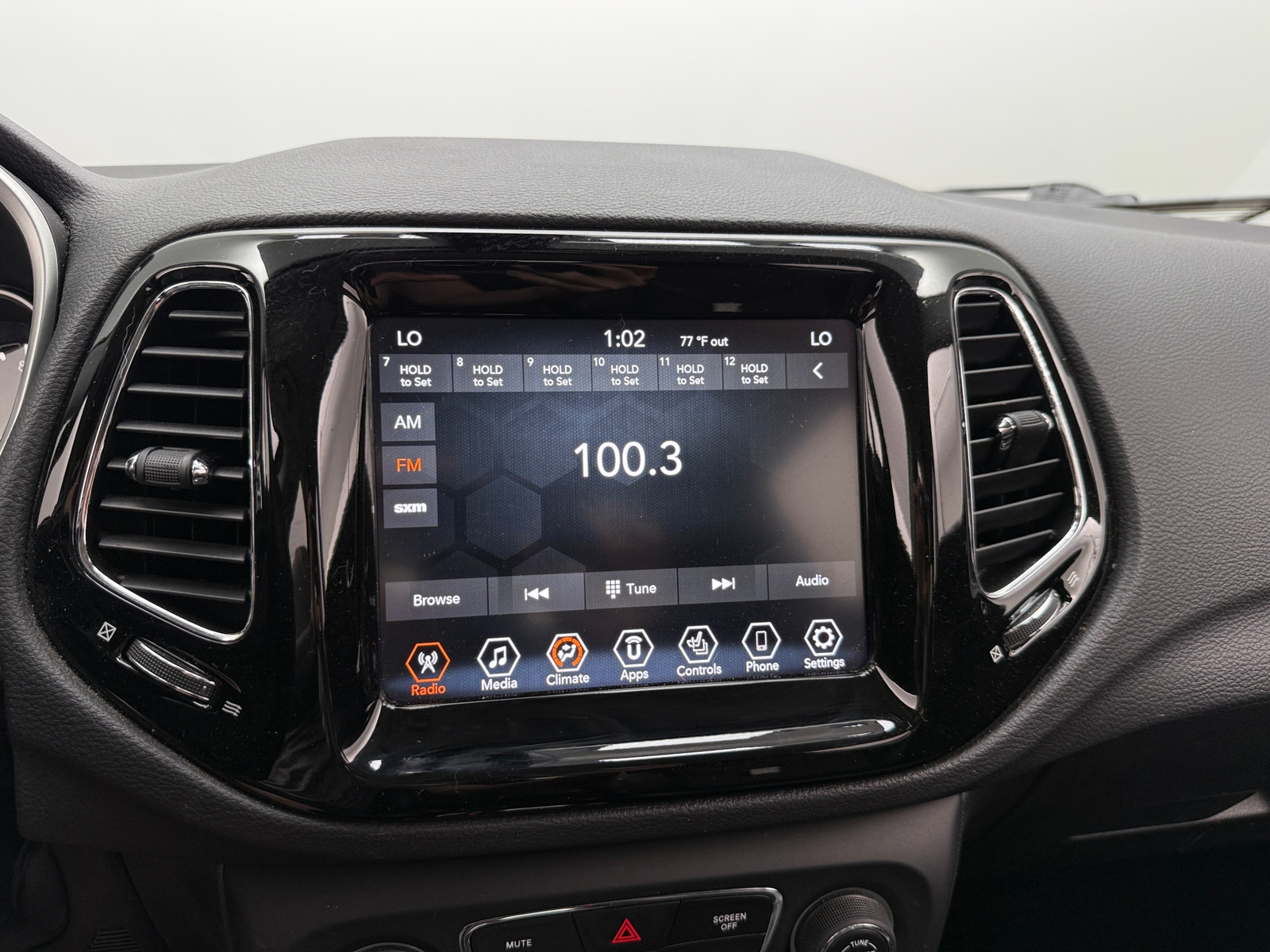 Thumbnail: 2020 Jeep Compass - 3