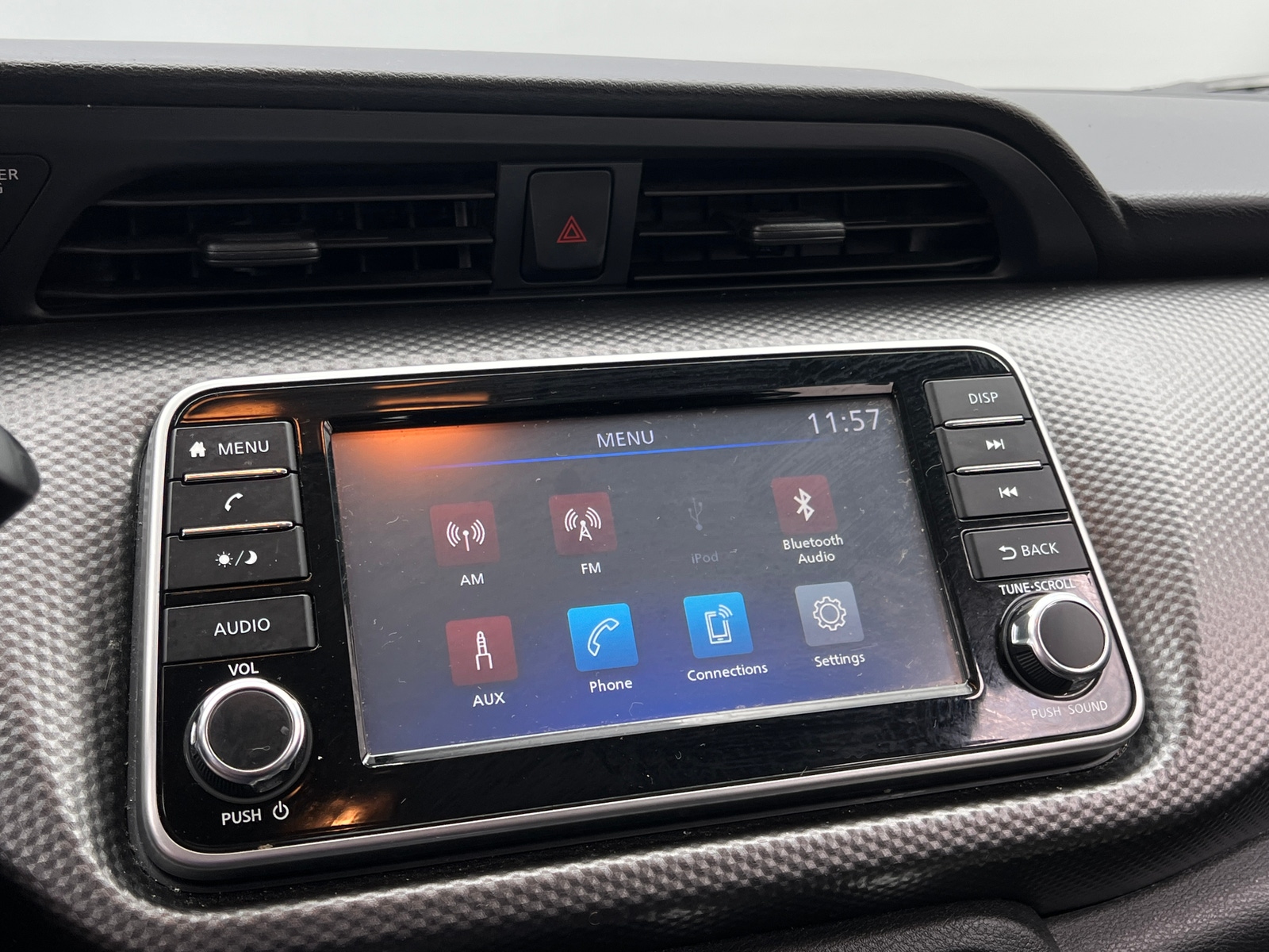 Thumbnail: 2019 Nissan Kicks - 4
