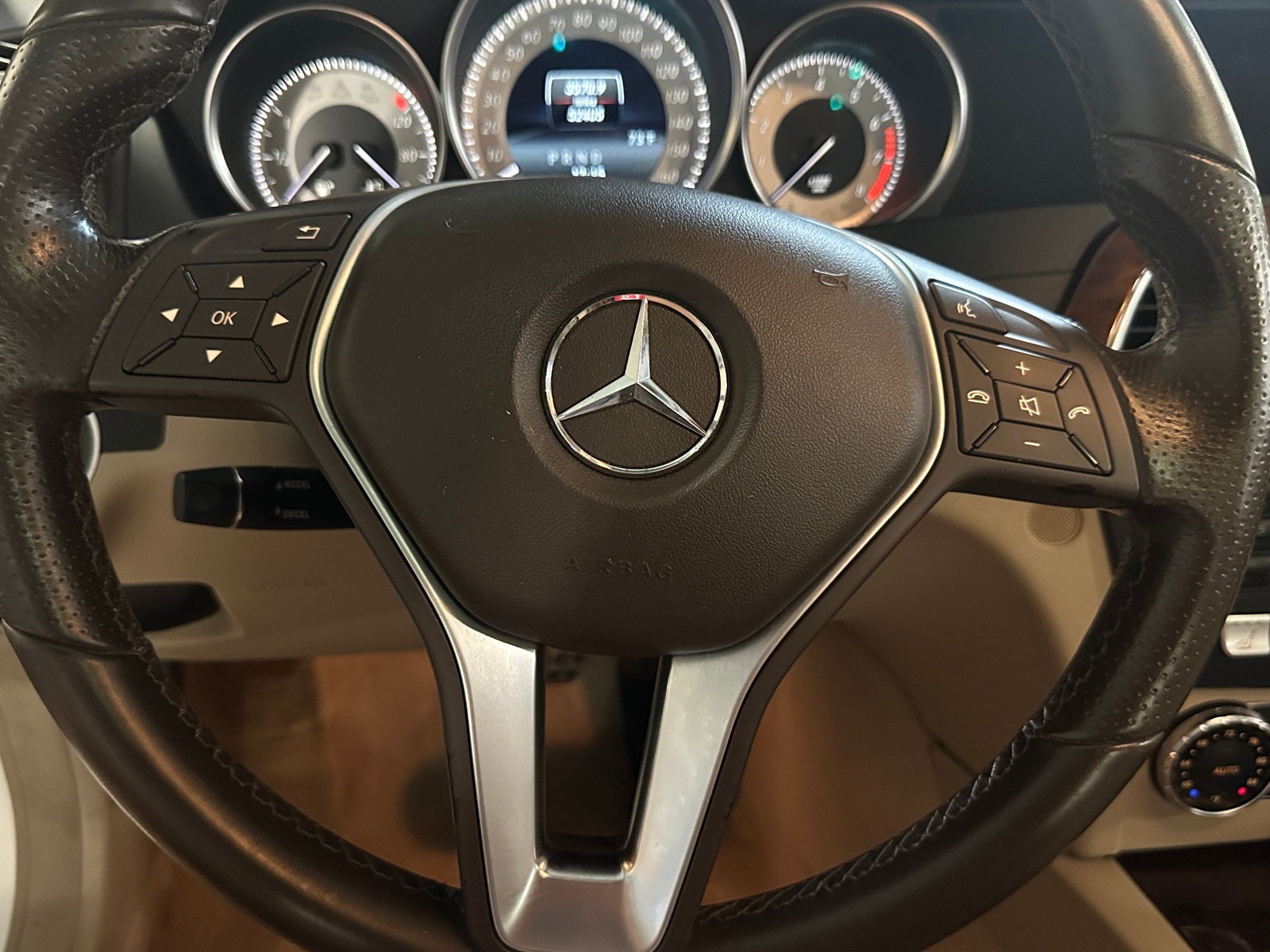 Thumbnail: 2014 Mercedes-Benz C-Class - 4