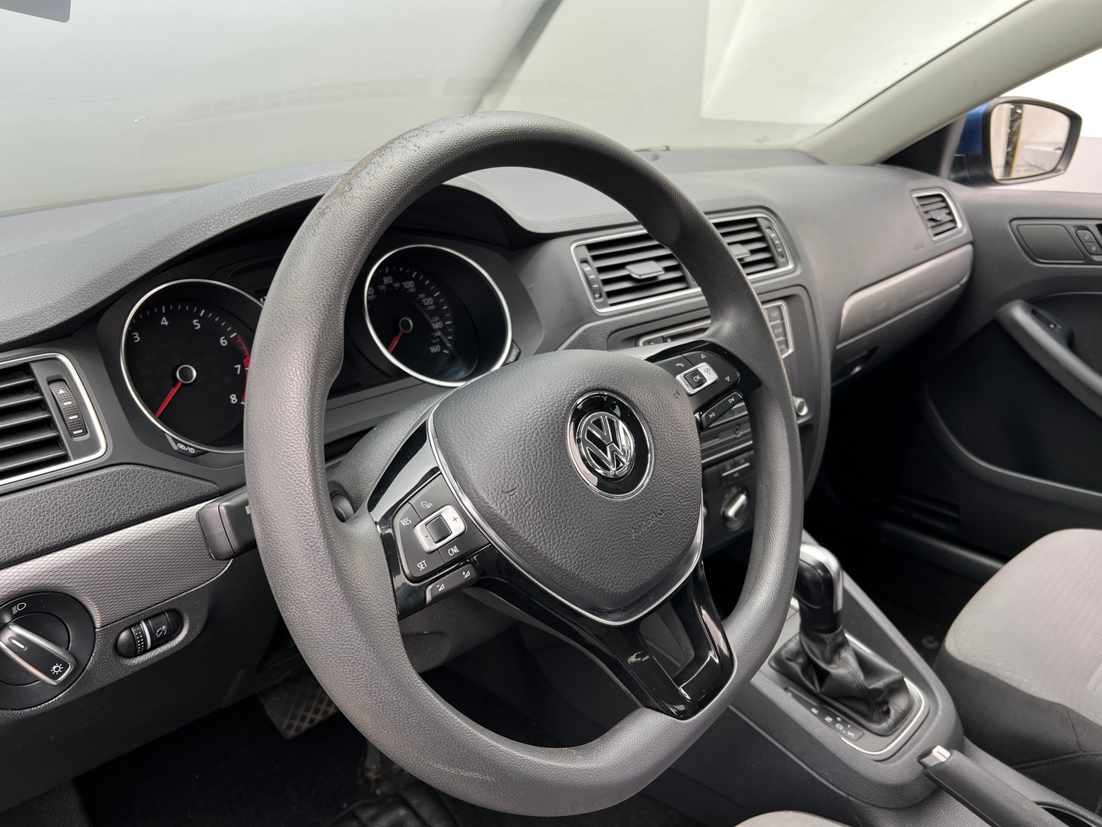 Thumbnail: 2017 Volkswagen Jetta - 5