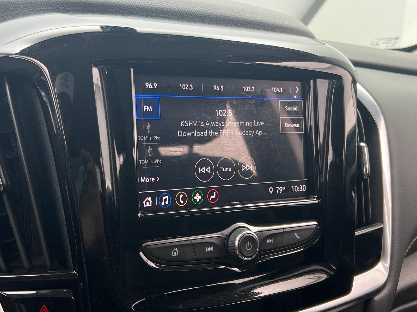Thumbnail: 2021 Chevrolet Traverse - 4
