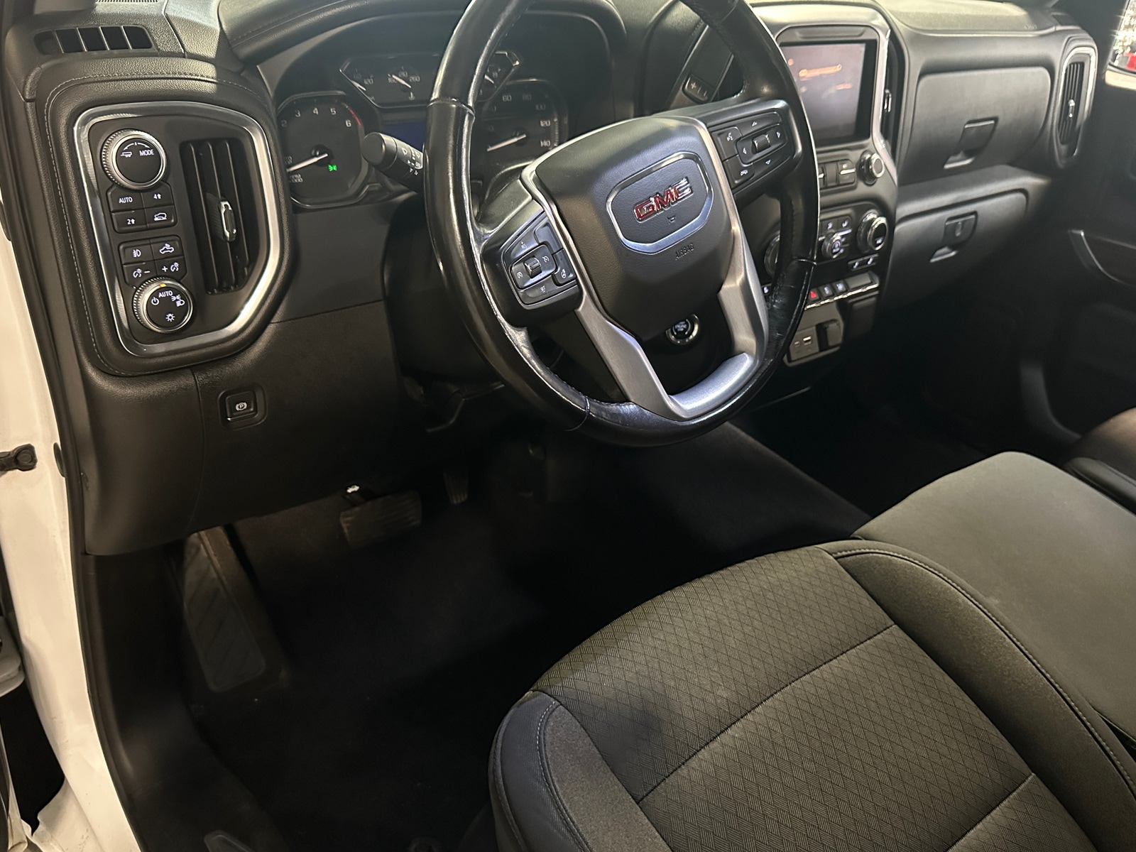 Thumbnail: 2020 GMC Sierra 1500 - 3