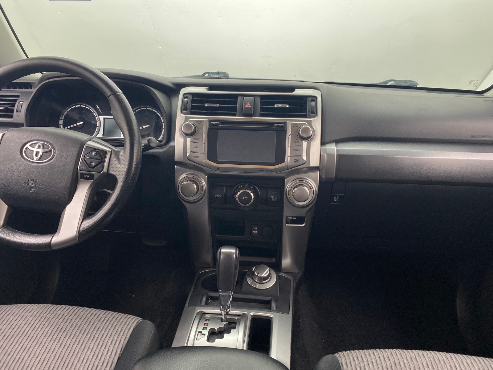 Thumbnail: 2016 Toyota 4Runner - 3