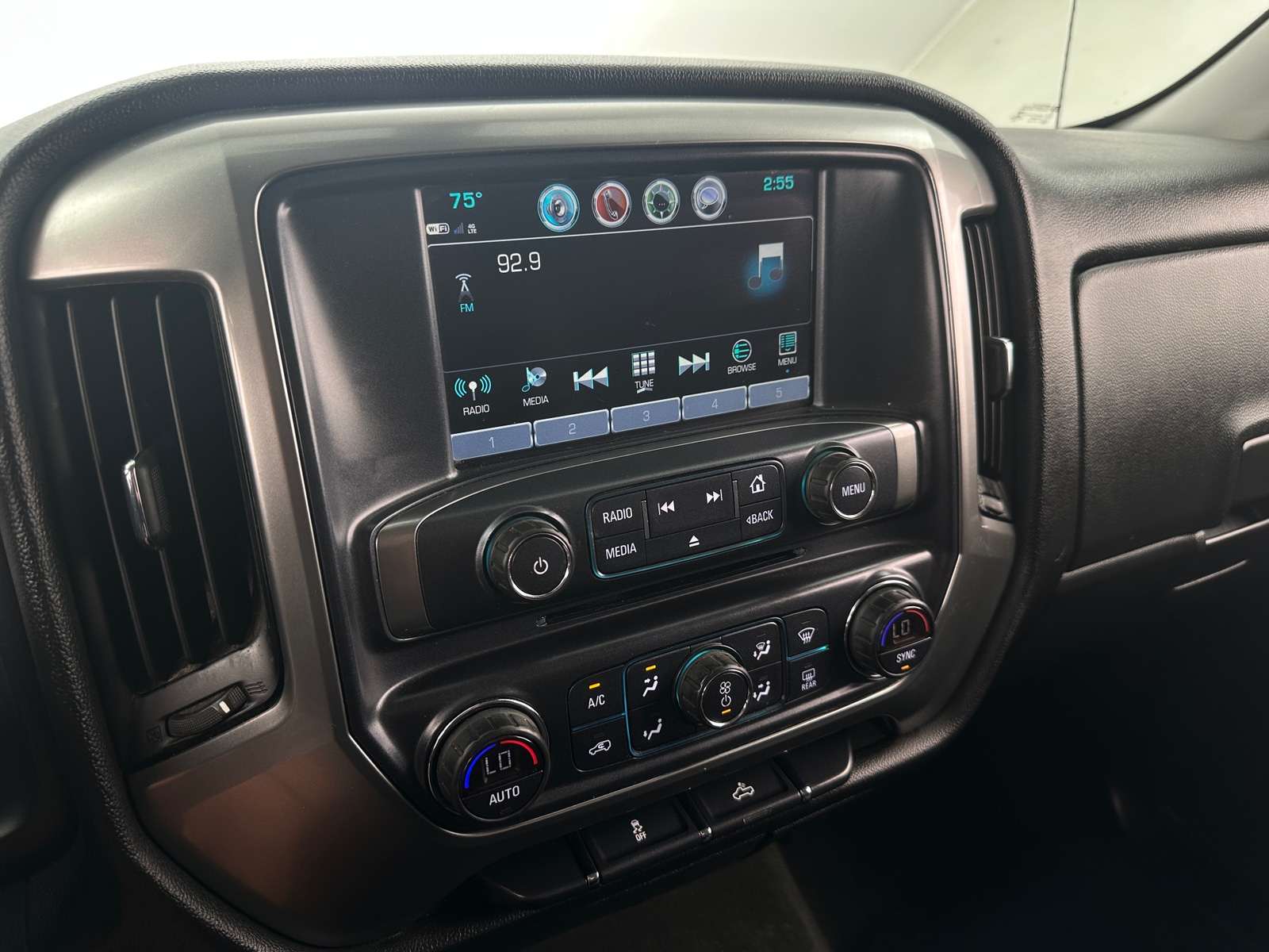 Thumbnail: 2017 Chevrolet Silverado 1500 - 4
