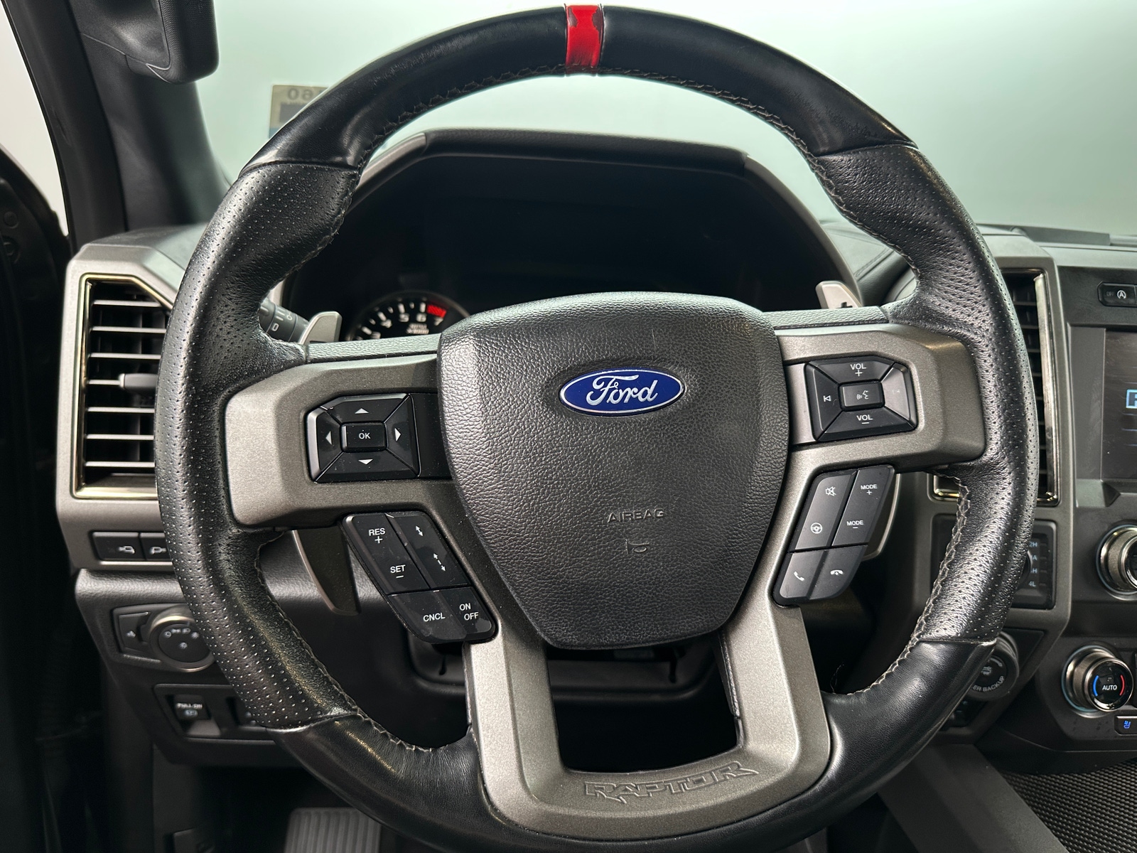 Thumbnail: 2019 Ford Econoline - 4