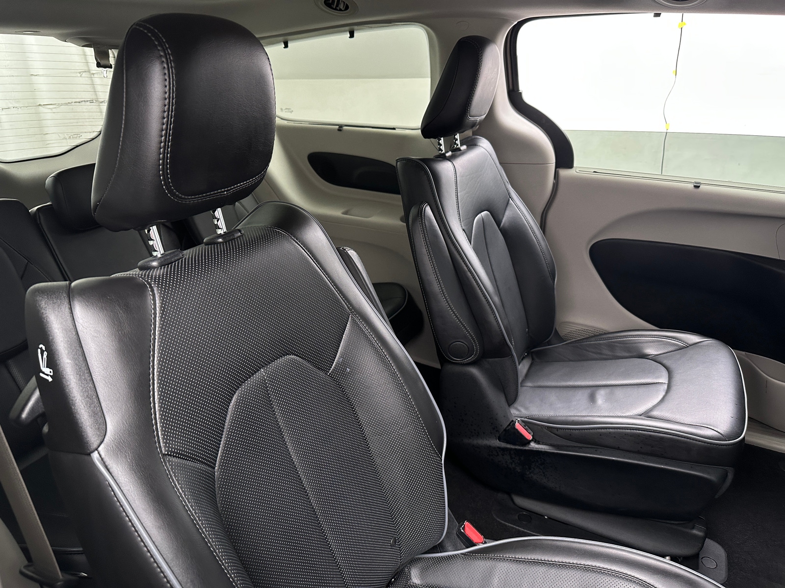 Thumbnail: 2018 Chrysler Pacifica - 5