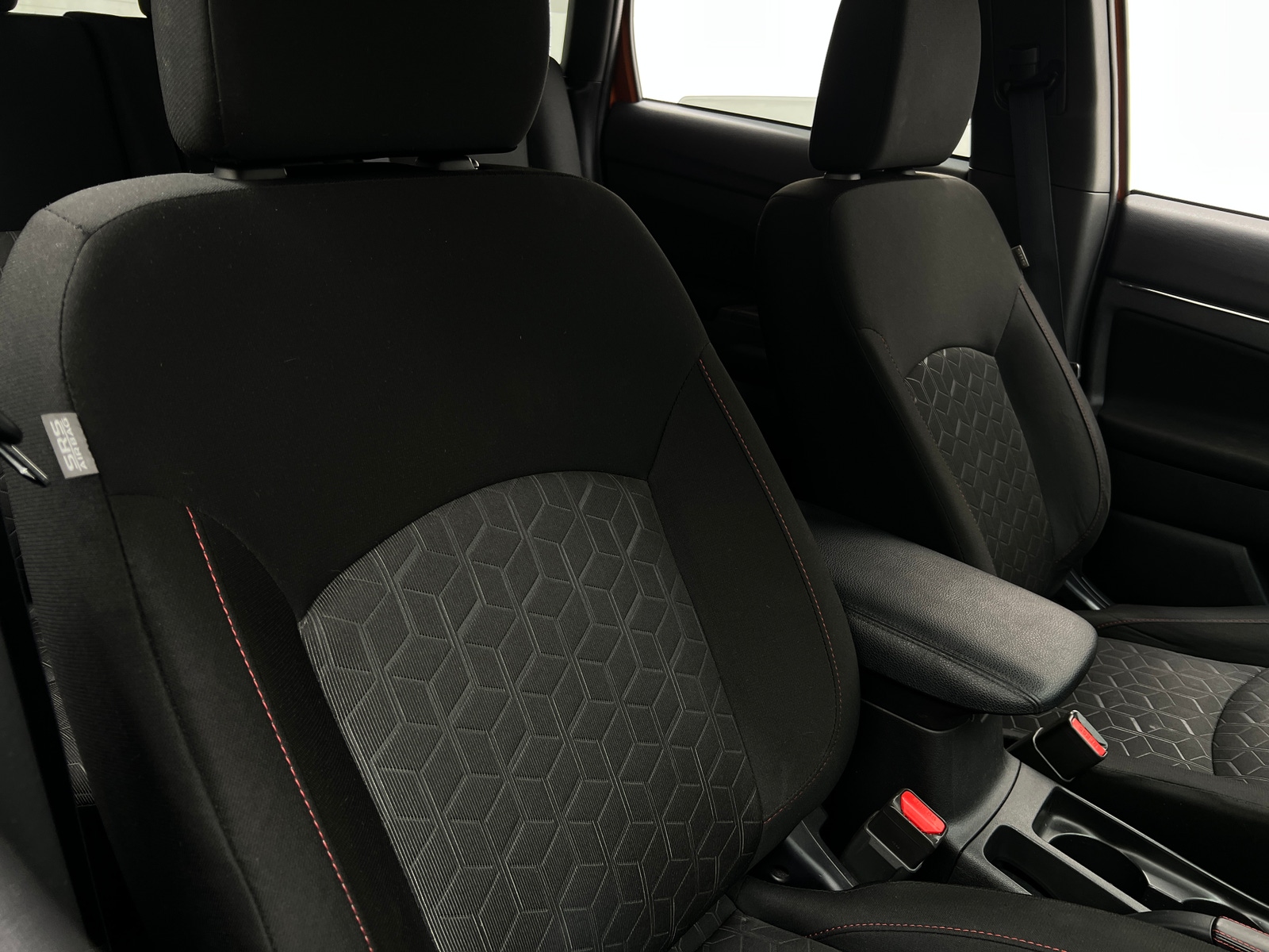 Thumbnail: 2020 Mitsubishi Outlander Sport - 2