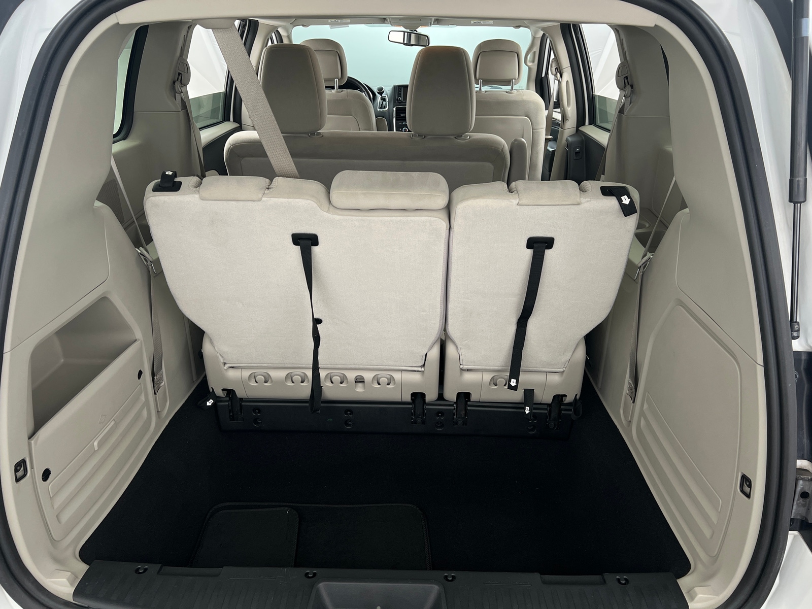 Thumbnail: 2017 Dodge Grand Caravan - 7