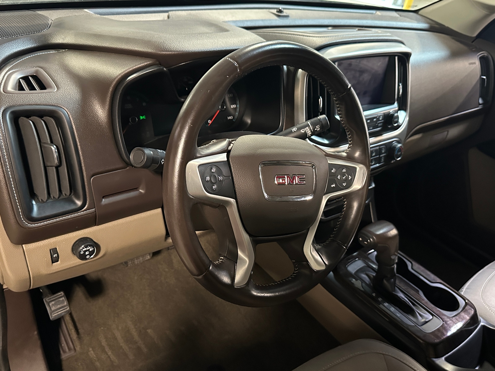 Thumbnail: 2018 GMC Canyon - 3