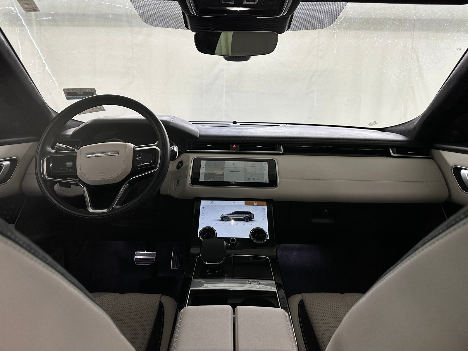 Thumbnail: 2023 Land Rover Range Rover Velar - 3