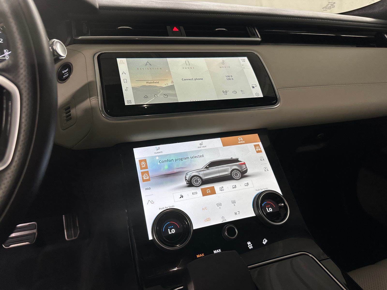 Thumbnail: 2023 Land Rover Range Rover Velar - 4