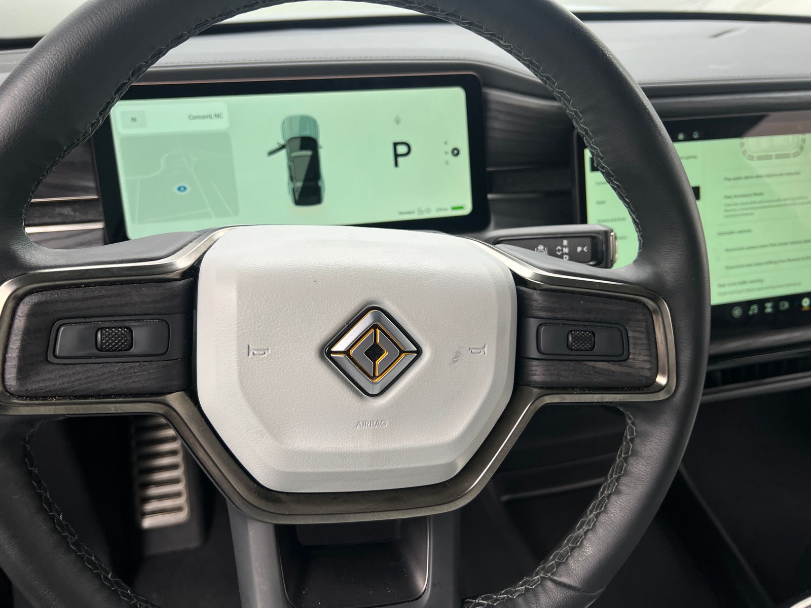 Thumbnail: 2023 Rivian R1S - 4