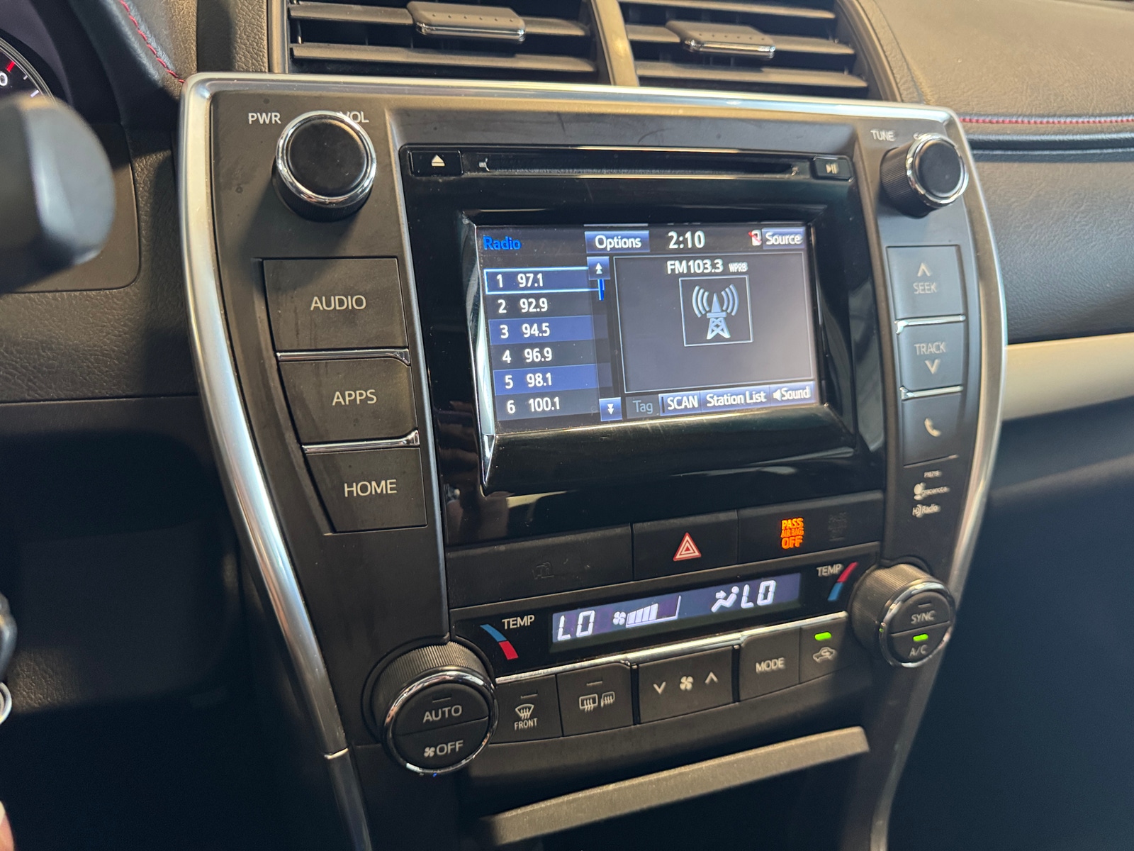 Thumbnail: 2015 Toyota Camry - 4