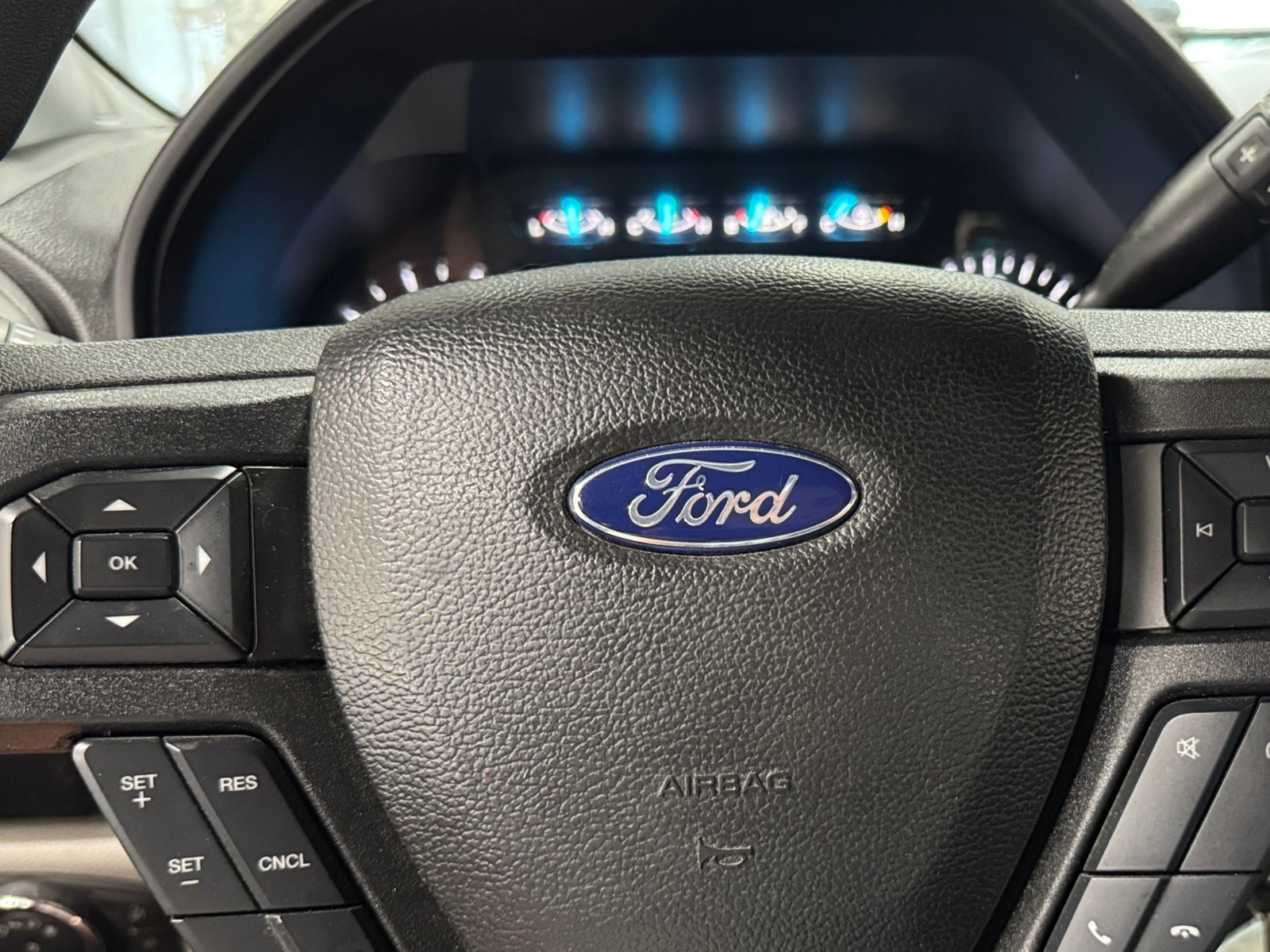 Thumbnail: 2019 Ford Econoline - 5