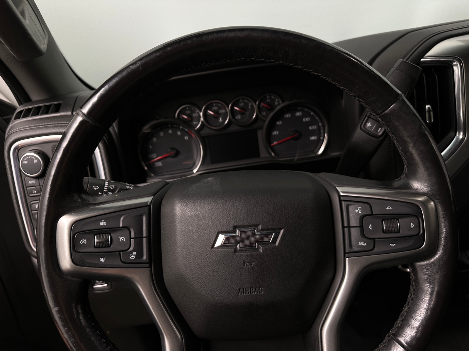 Thumbnail: 2019 Chevrolet Silverado 1500 - 5