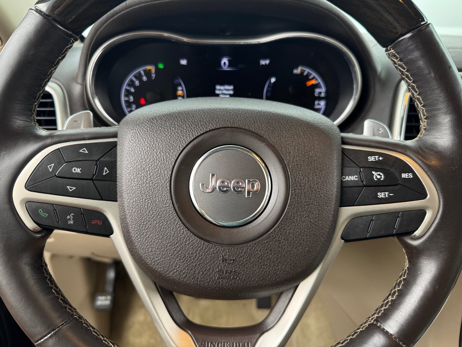 Thumbnail: 2017 Jeep Grand Cherokee - 4