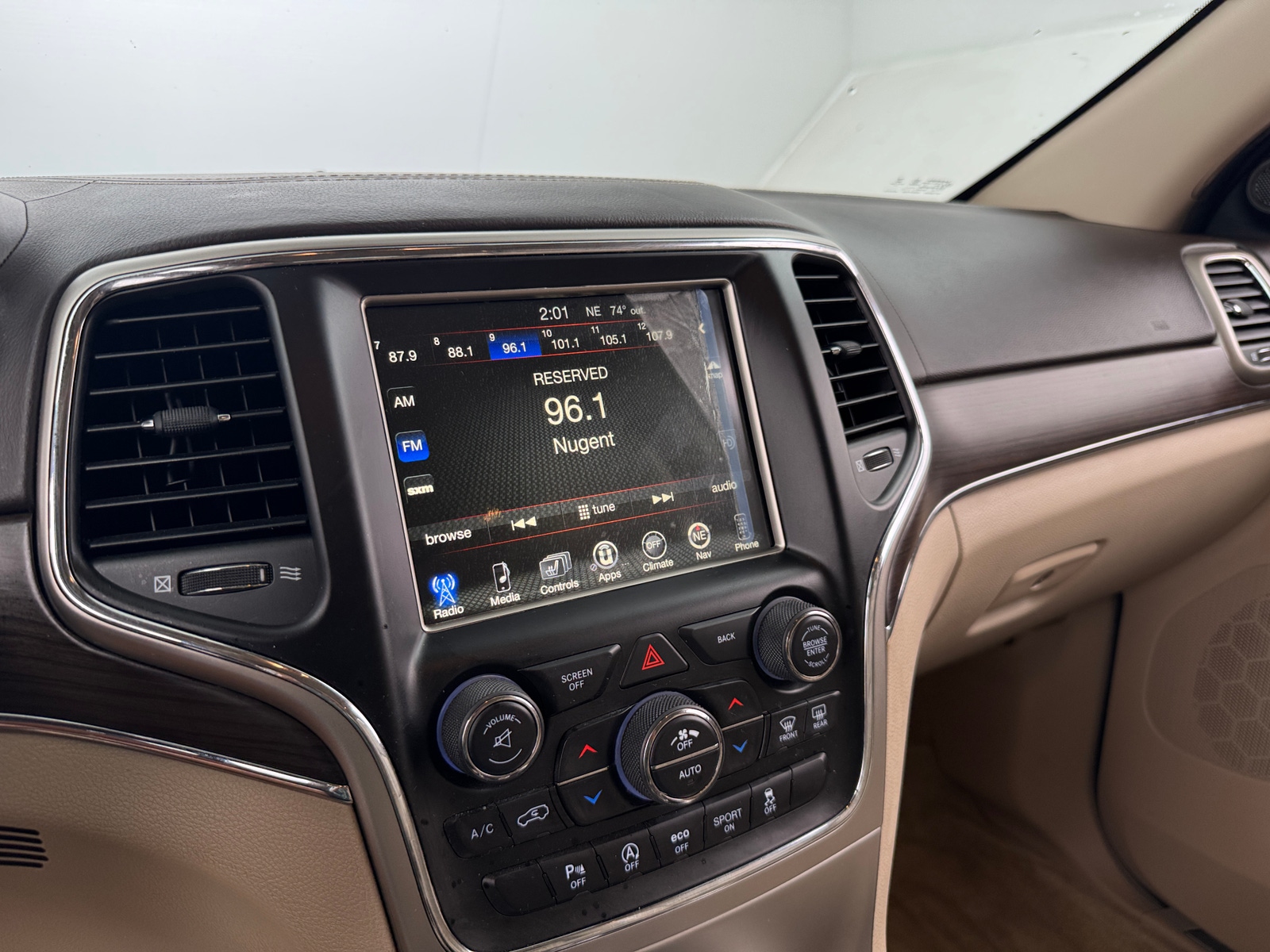 Thumbnail: 2017 Jeep Grand Cherokee - 3