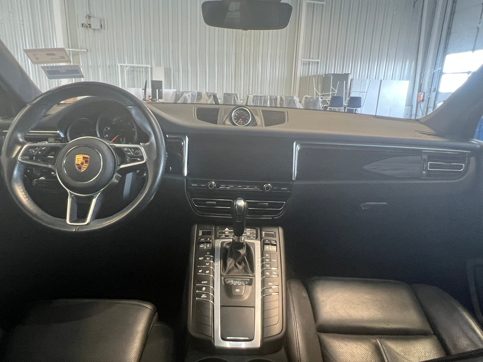 Thumbnail: 2021 Porsche Macan - 2