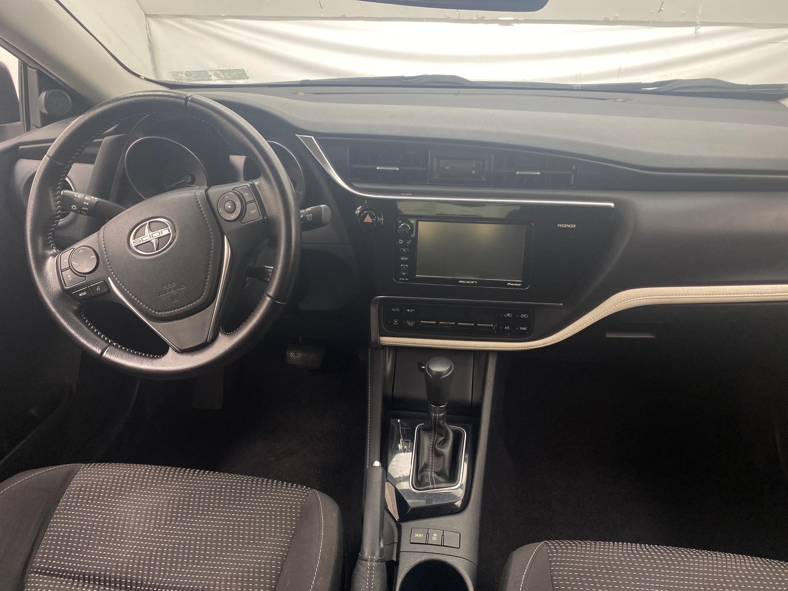 Thumbnail: 2016 Scion iM - 3
