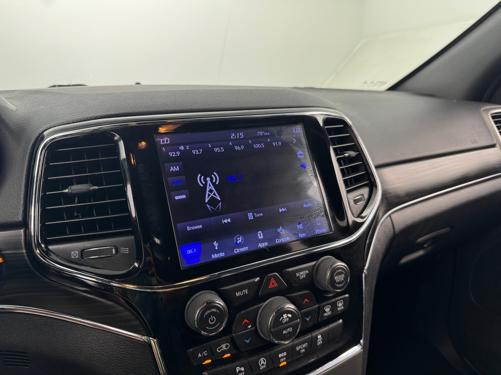 Thumbnail: 2019 Jeep Grand Cherokee - 3