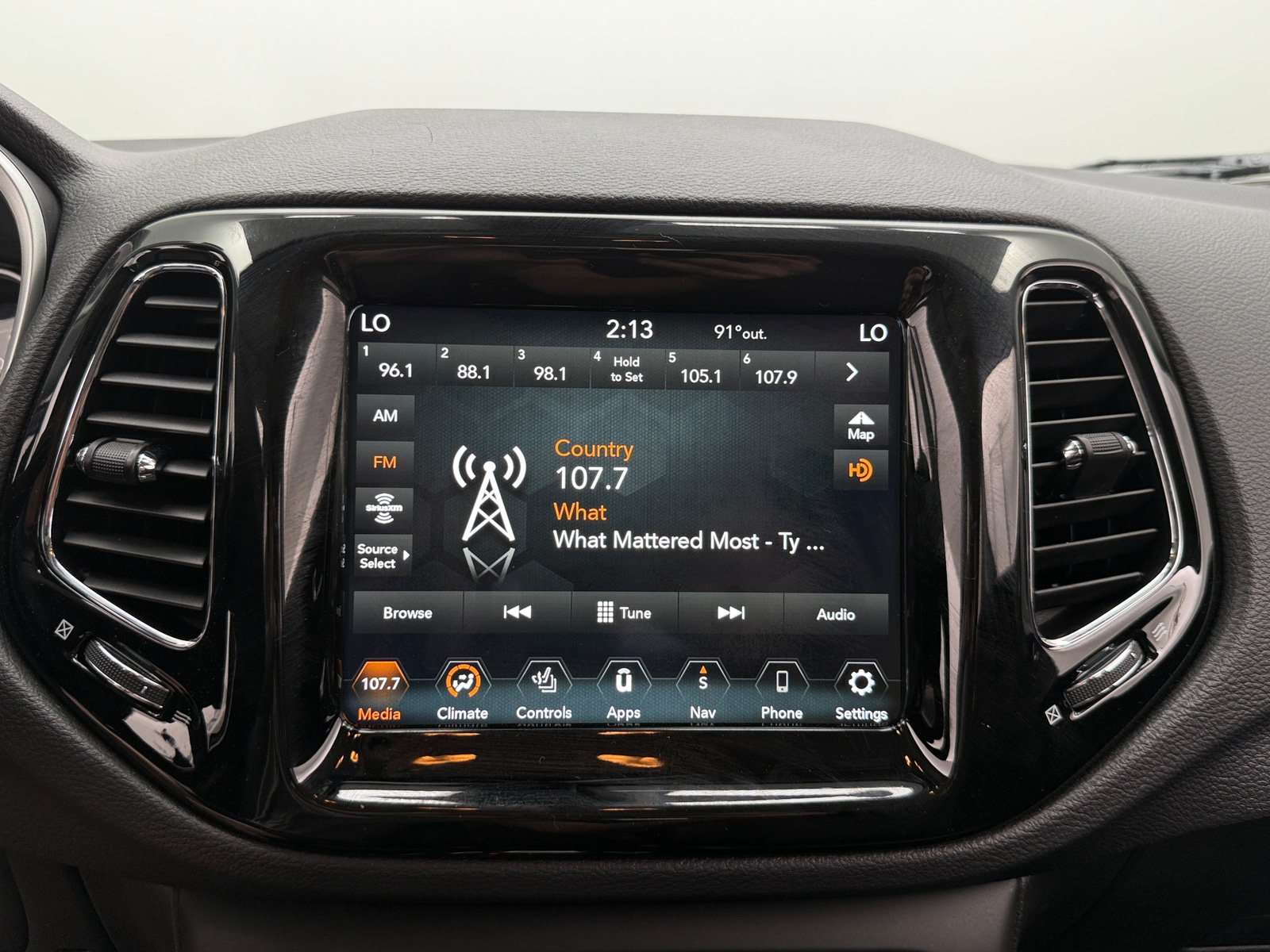 Thumbnail: 2020 Jeep Compass - 3