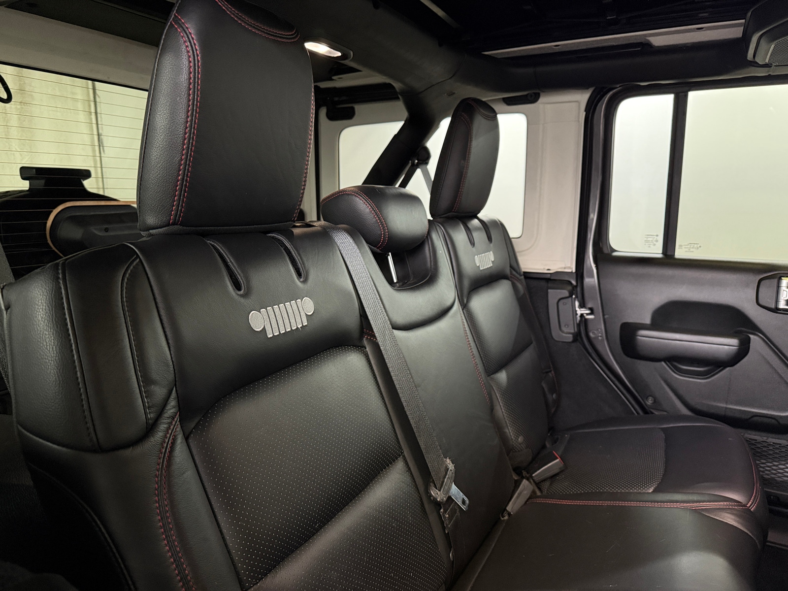 Thumbnail: 2021 Jeep Wrangler - 6