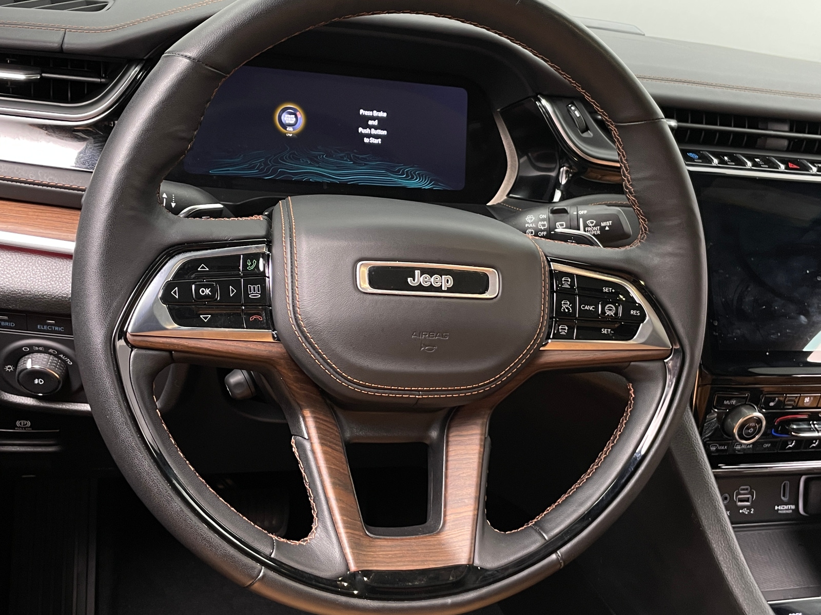 Thumbnail: 2022 Jeep Grand Cherokee - 4