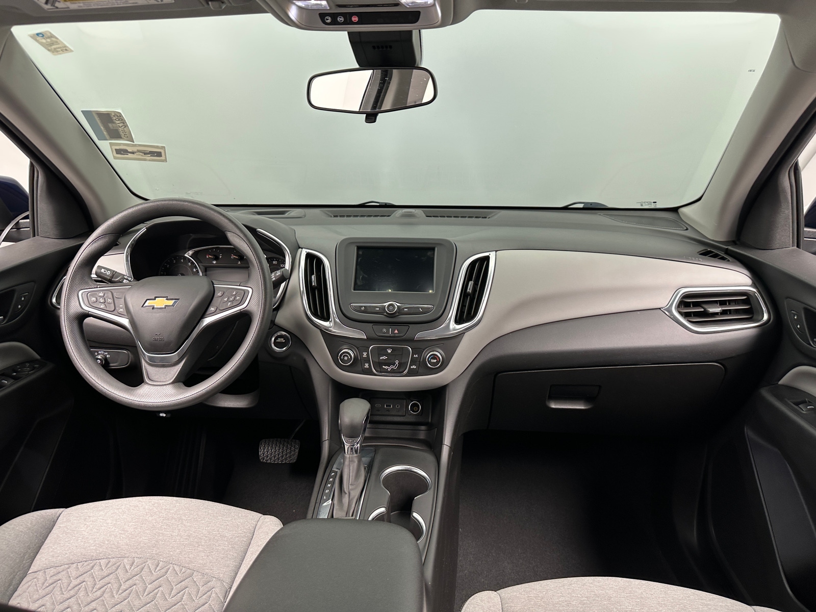 Thumbnail: 2022 Chevrolet Equinox - 3