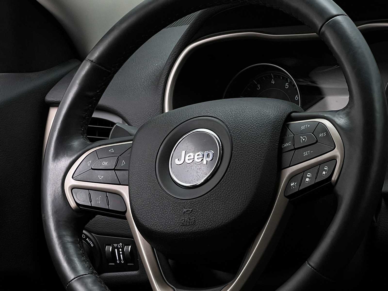 Thumbnail: 2014 Jeep Cherokee - 4