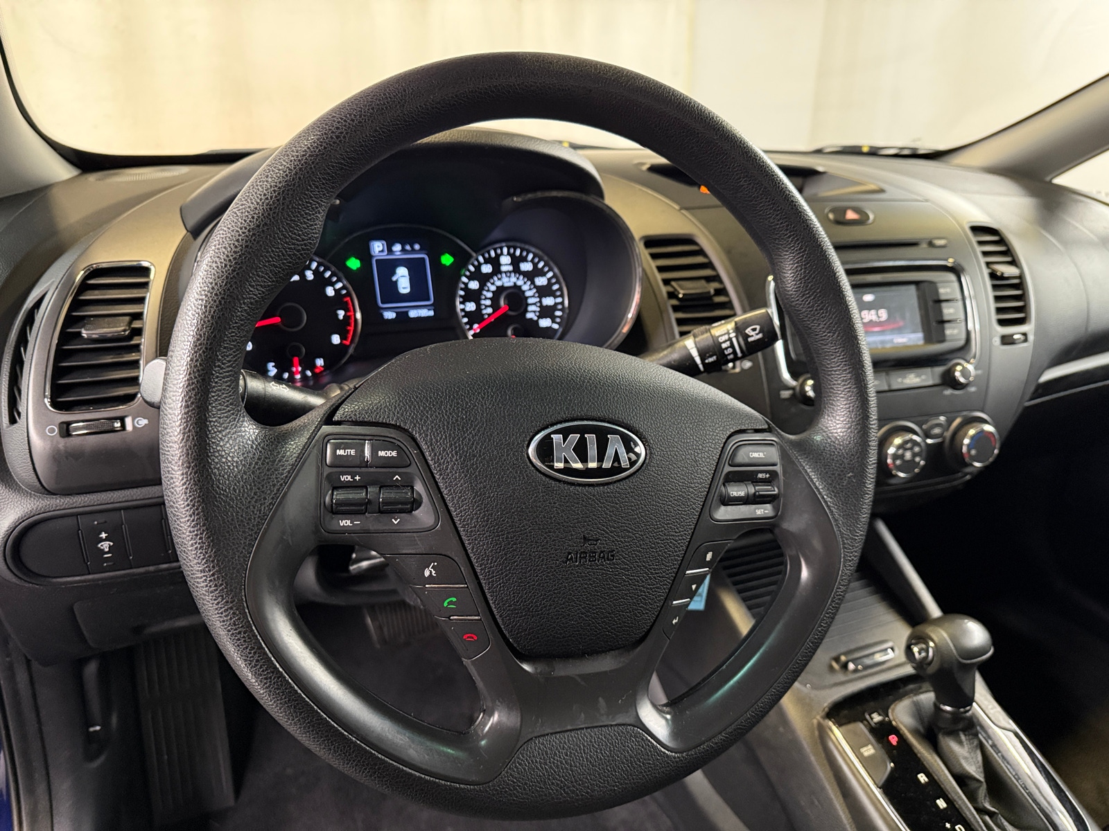 Thumbnail: 2017 Kia Forte - 5