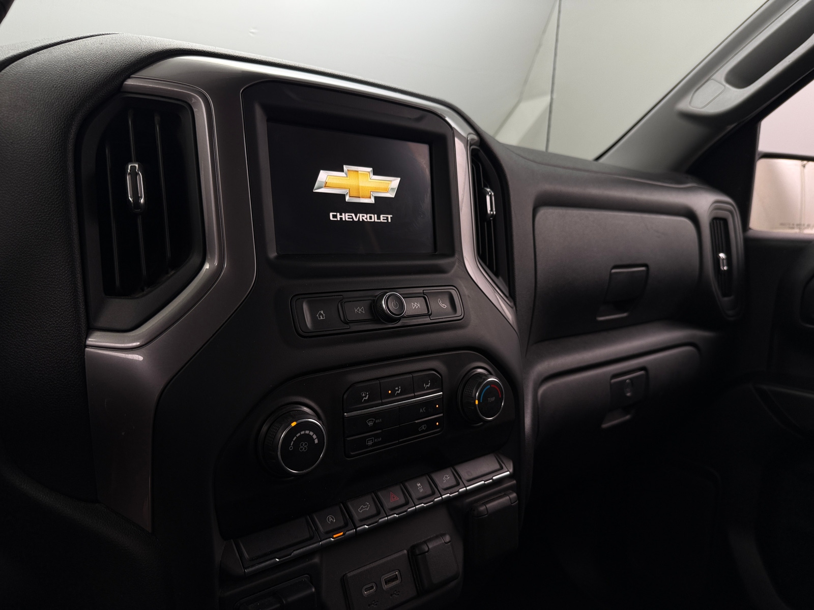 Thumbnail: 2021 Chevrolet Silverado 1500 - 4