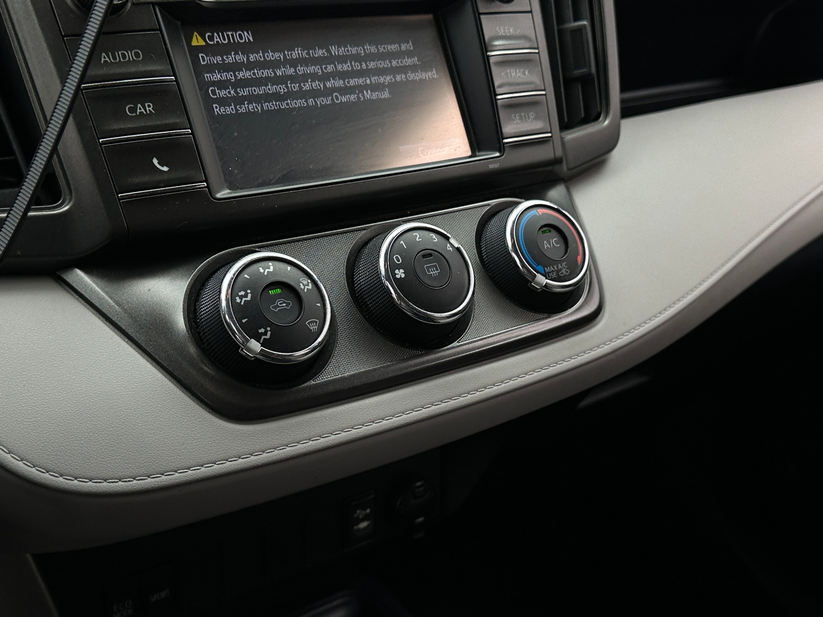 Thumbnail: 2014 Toyota RAV4 - 4