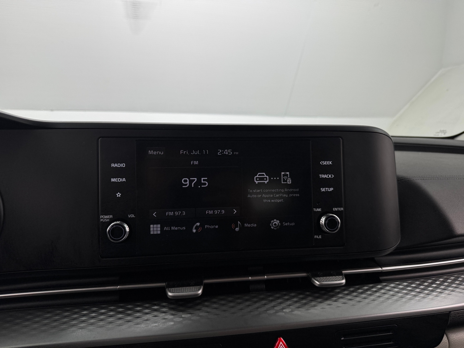 Thumbnail: 2023 Kia Carnival - 3
