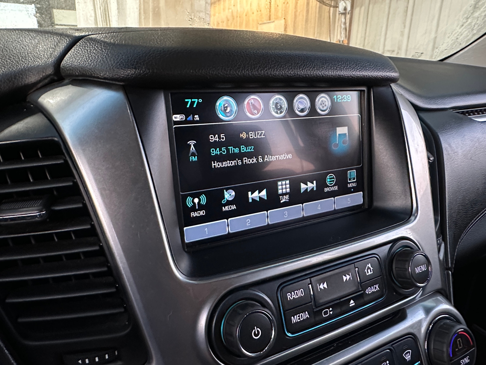 Thumbnail: 2019 Chevrolet Suburban - 3