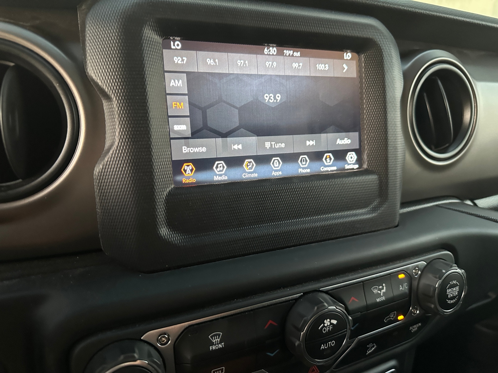 Thumbnail: 2020 Jeep Wrangler - 4