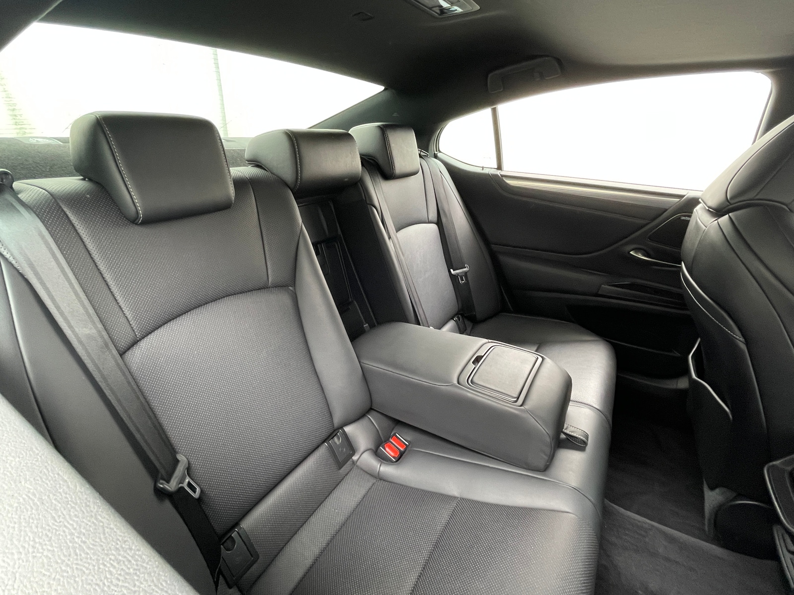 Thumbnail: 2019 Lexus ES - 6