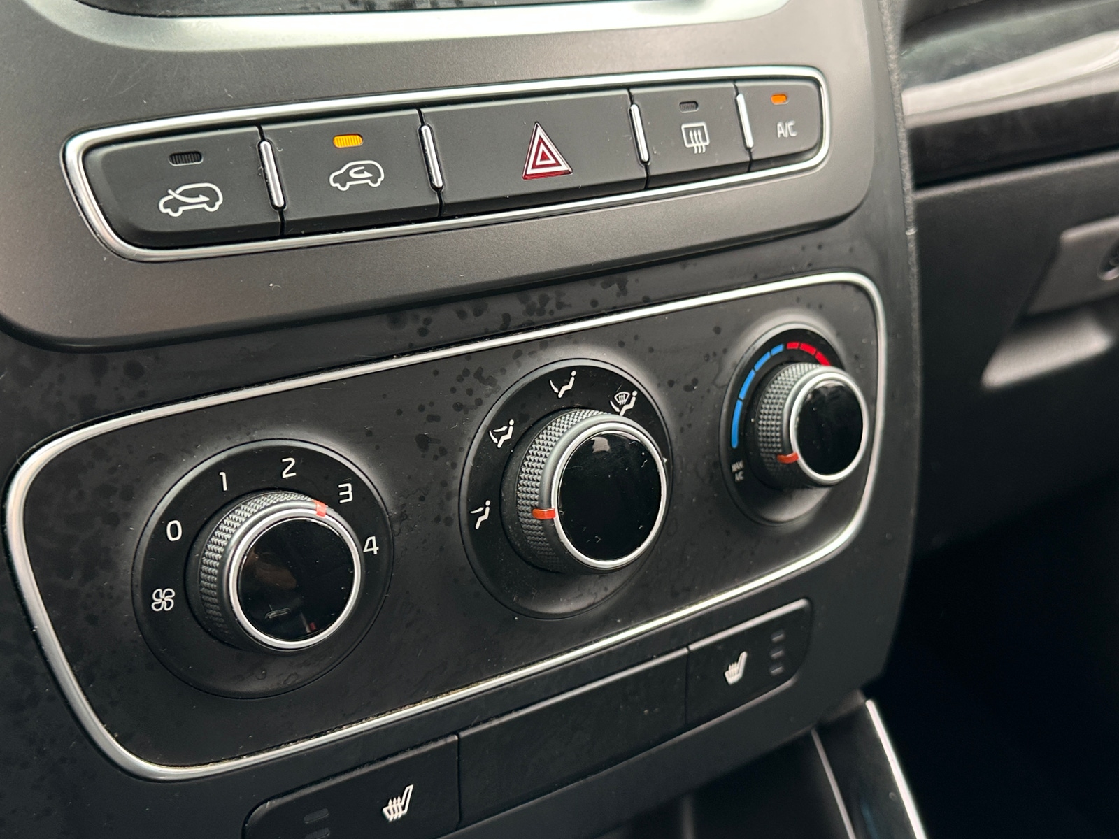 Thumbnail: 2015 Kia Sorento - 4