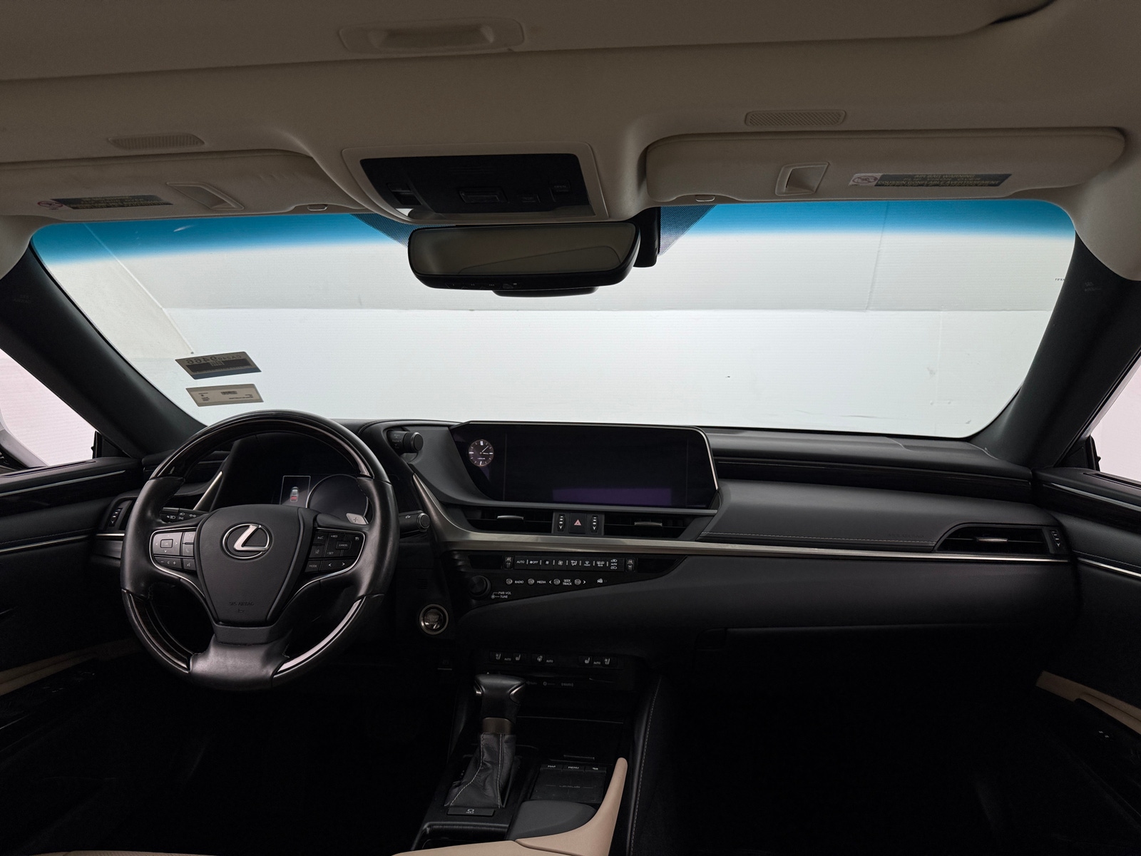 Thumbnail: 2020 Lexus ES - 2