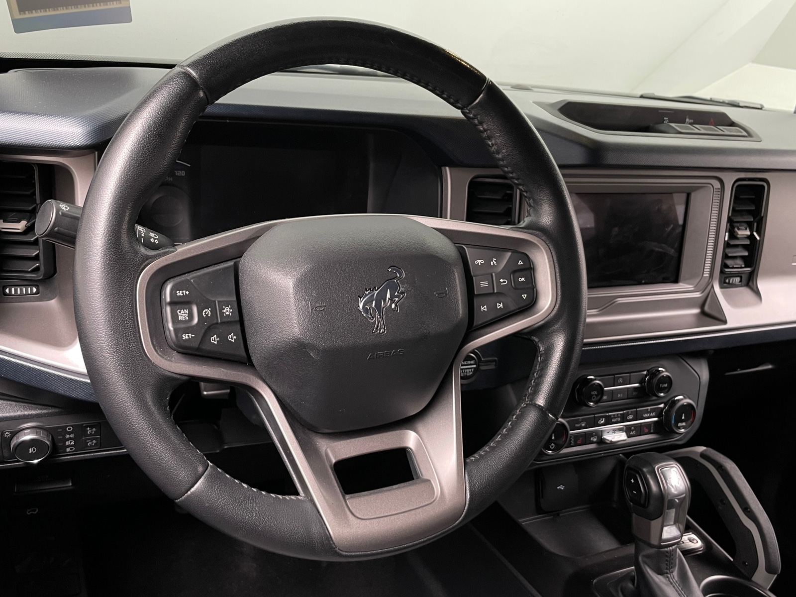 Thumbnail: 2022 Ford Bronco - 5