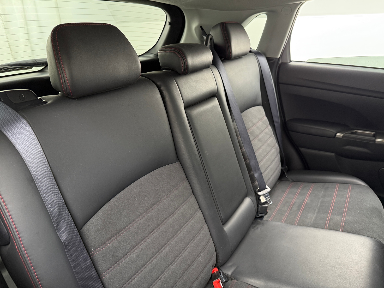 Thumbnail: 2023 Mitsubishi Outlander Sport - 5