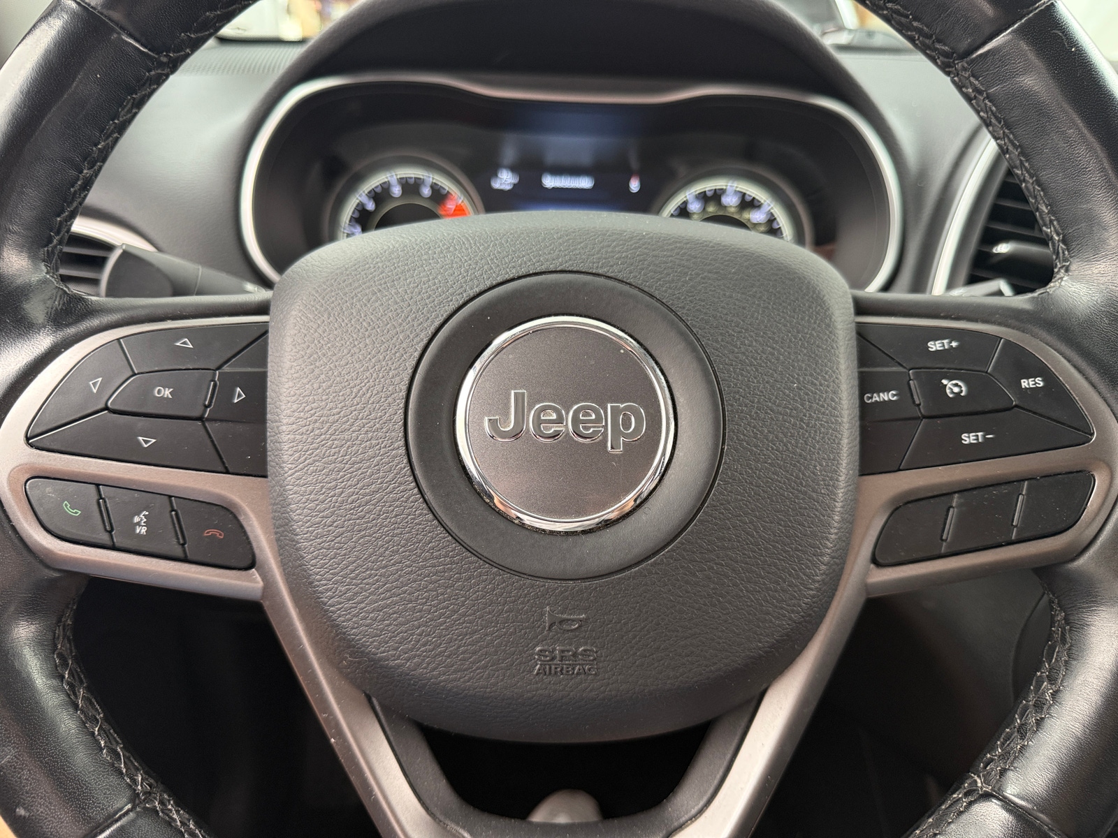 Thumbnail: 2021 Jeep Cherokee - 4