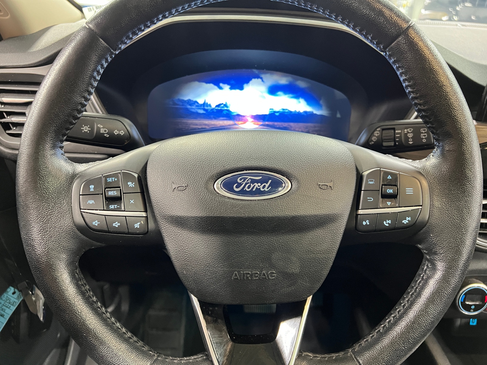 Thumbnail: 2020 Ford Escape - 4