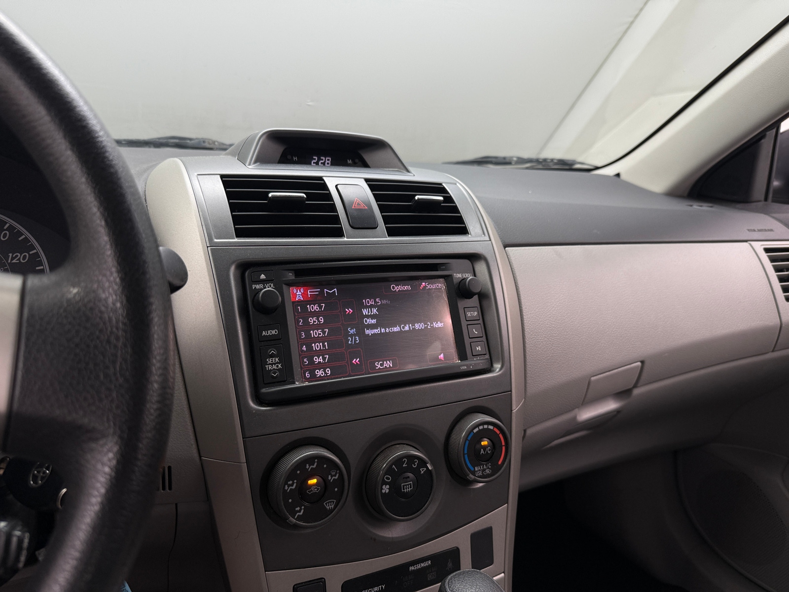 Thumbnail: 2013 Toyota Corolla - 4