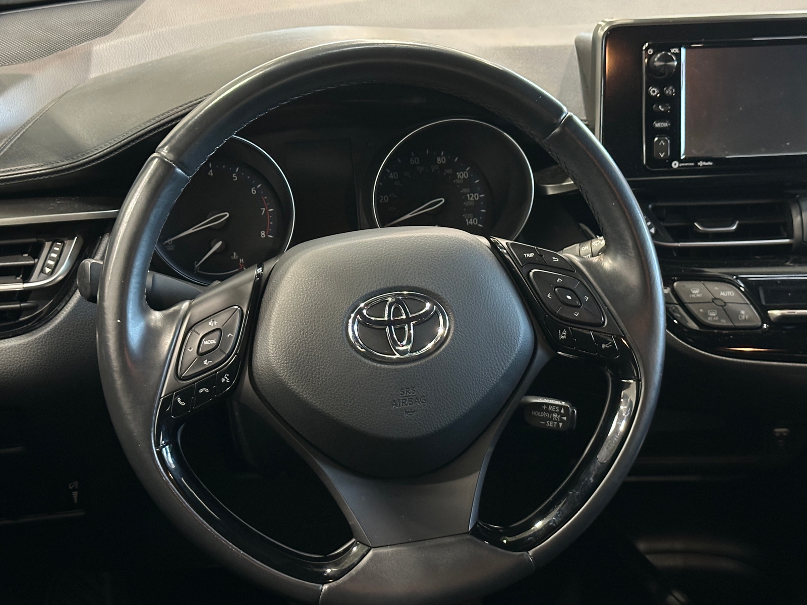 Thumbnail: 2018 Toyota C-HR - 5