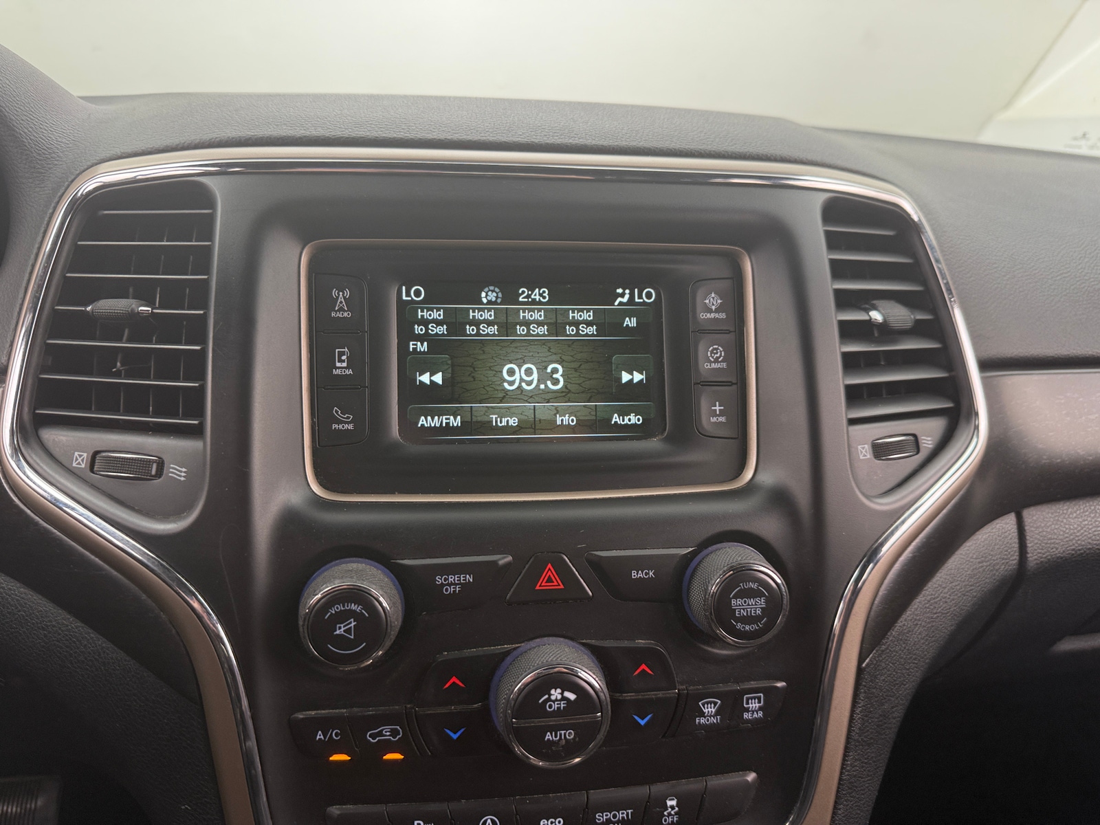 Thumbnail: 2017 Jeep Grand Cherokee - 4